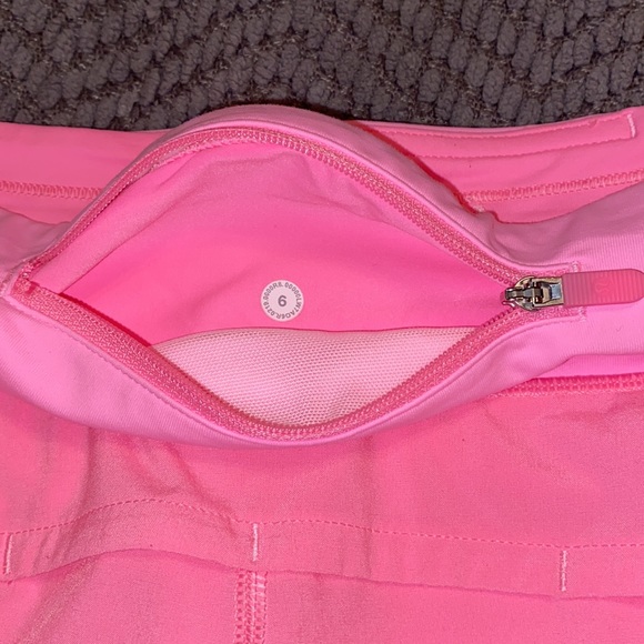 Size 6 2.5” Lululemon Speed Up Shorts Pink Shell - Picture 3 of 8